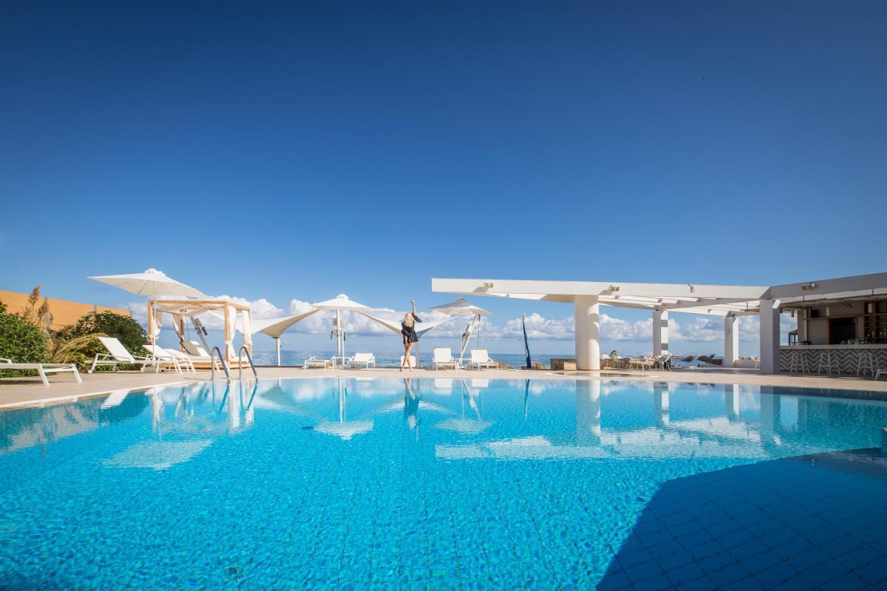 Akrogiali Beach Hotel Apartments Малиа Экстерьер фото
