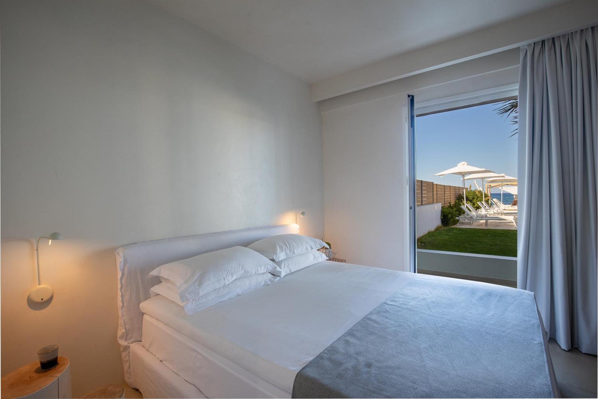 Akrogiali Beach Hotel Apartments Малиа Номер фото