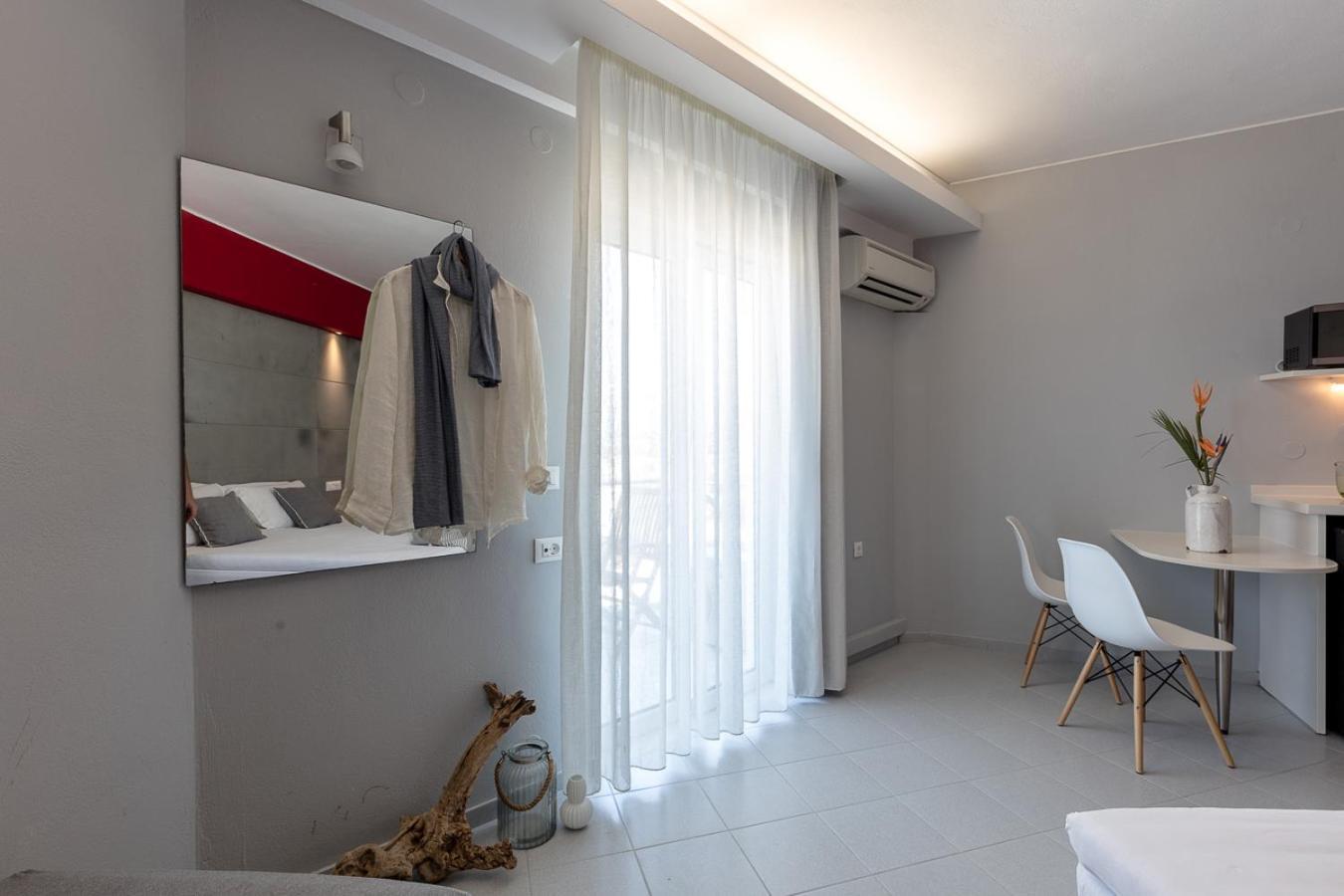 Akrogiali Beach Hotel Apartments Малиа Экстерьер фото