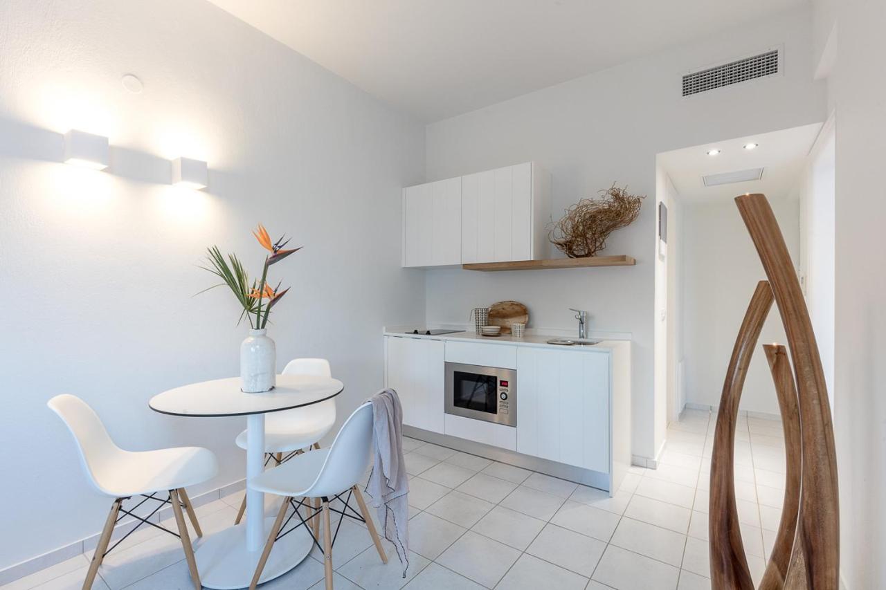 Akrogiali Beach Hotel Apartments Малиа Экстерьер фото